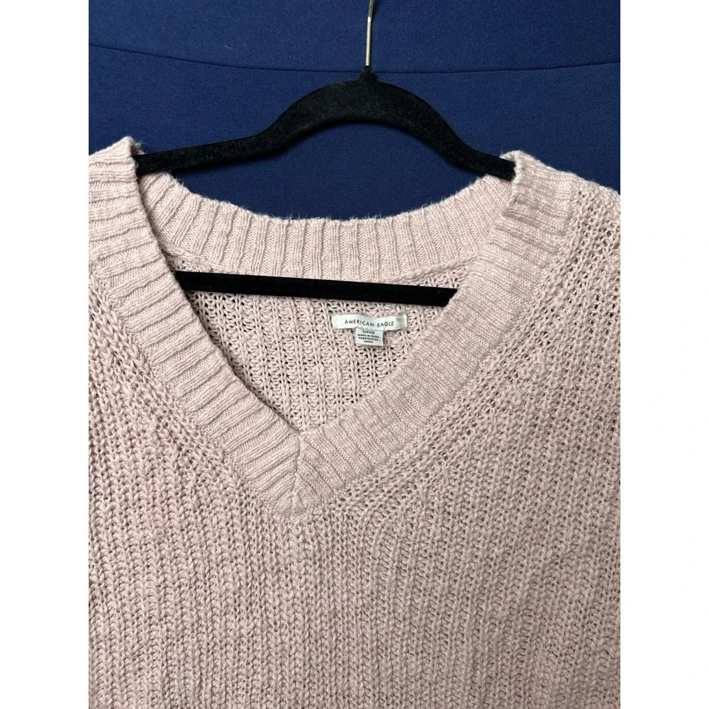 American‎ Eagle Women's Light Pink V-Neck Sweater Size Small